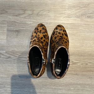 Woman’s Topshop leopard calf fur platform booties. Size 36